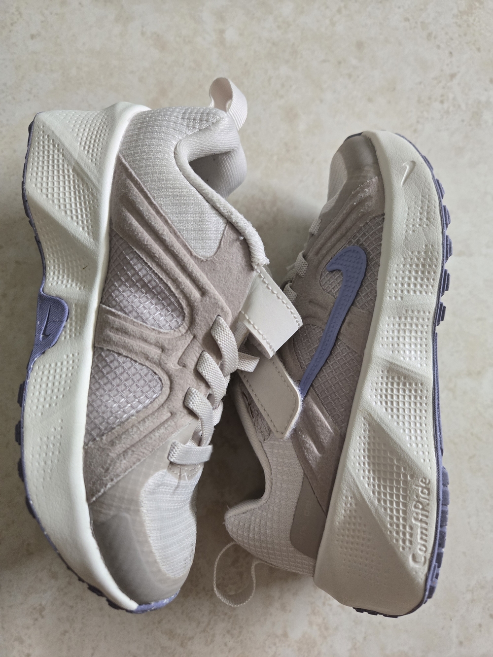 Nike metro tek Kids off white Sneakers with Lavender Swoosh Size 11c Toddler